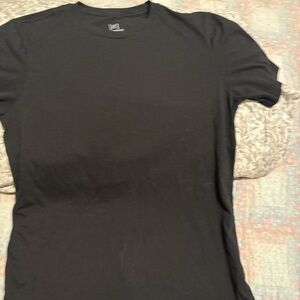 Men’s medium plain black T-shirt
